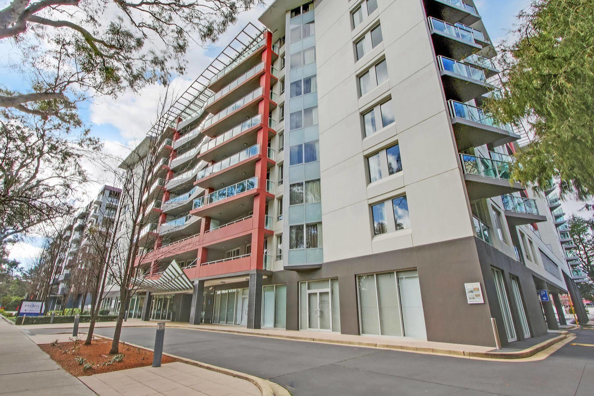 Pacific Suites Canberra Eksteriør bilde