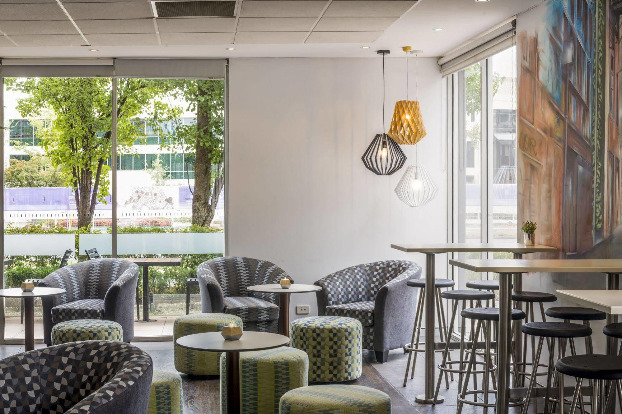 Pacific Suites Canberra Eksteriør bilde
