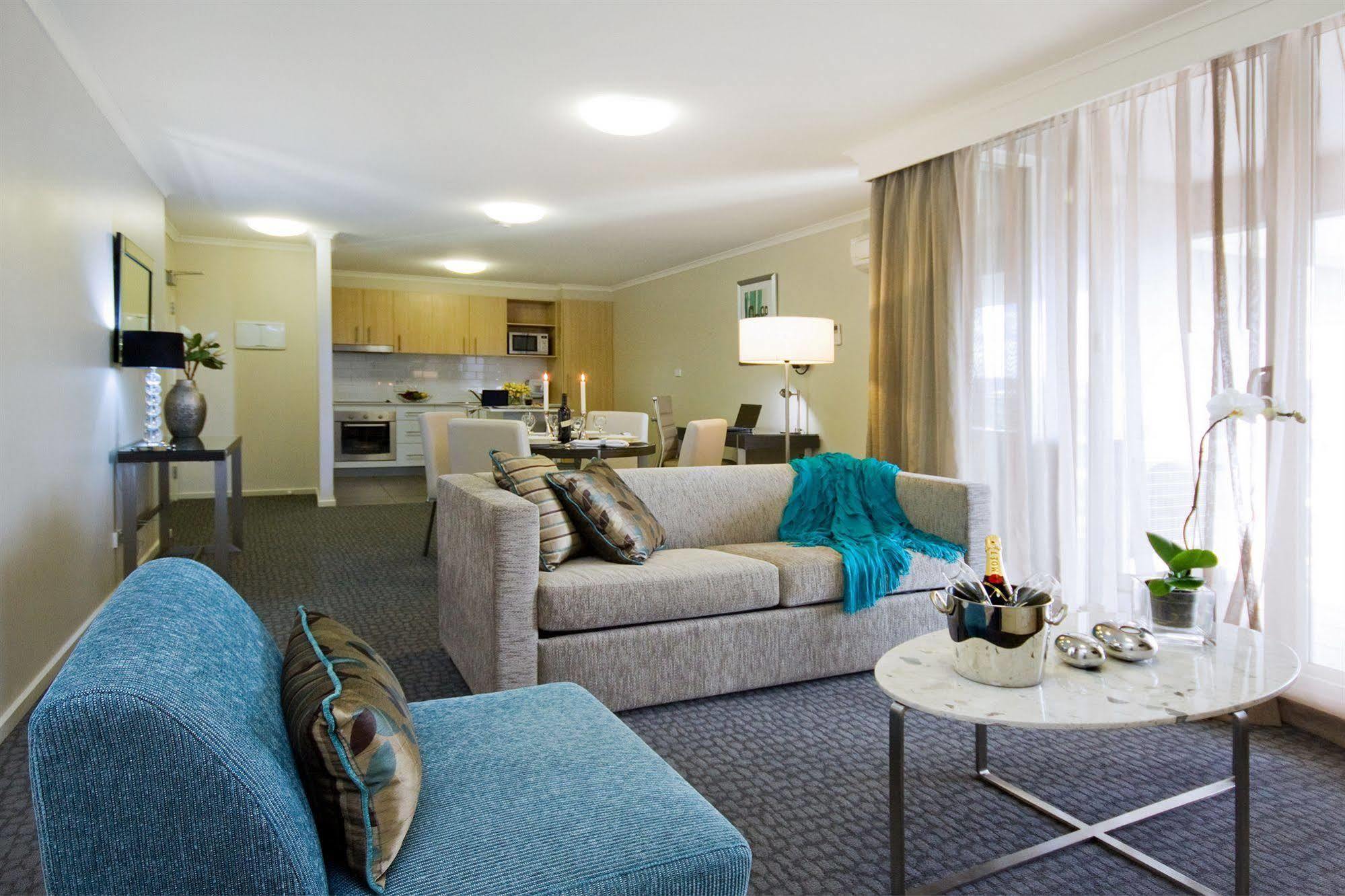 Pacific Suites Canberra Eksteriør bilde