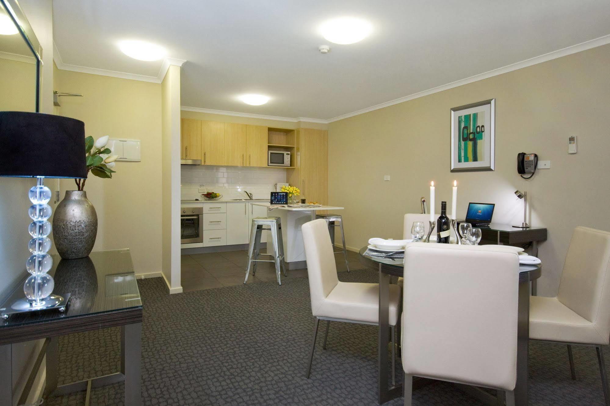 Pacific Suites Canberra Eksteriør bilde